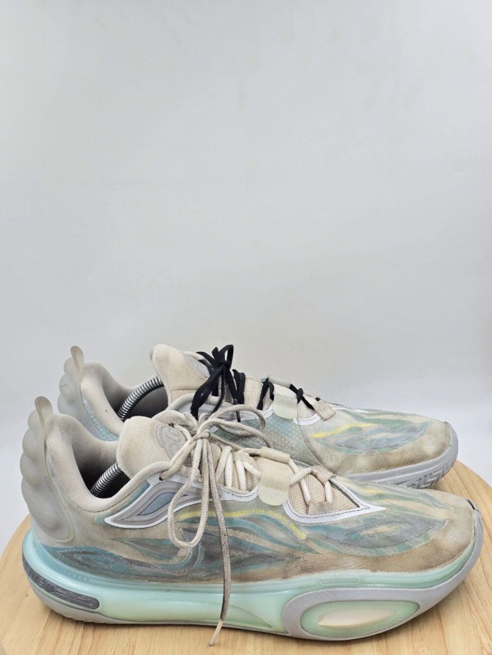 Dwyane Wade 11 V2  Basketball Shoes Mens sz 11